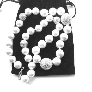 Ann Taylor pearl and rhinestone necklace